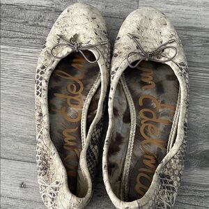 Sam Edelman Cream Flats with Reptile Texture